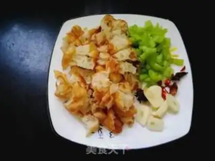 Make Steamed flowers and oiled head step 1