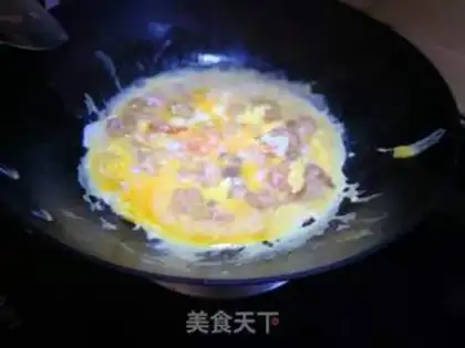 Make Shrimp fried eggs step 2