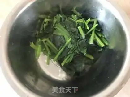 Make Spinach meatball soup step 0
