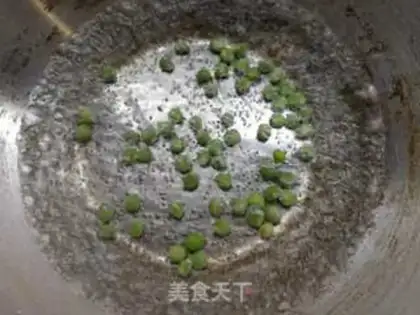 Make Pineapple shrimp fried rice step 1