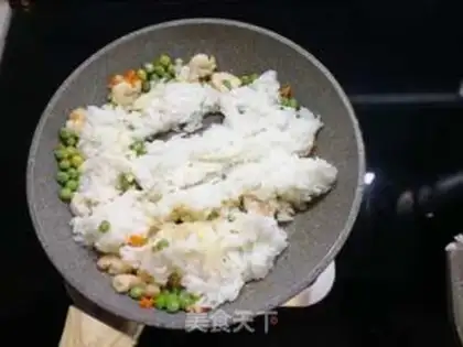 Make Pineapple shrimp fried rice step 6