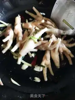 Make The fragrance claw step 1