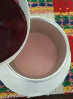 Make Strawberry salve mousse step 15