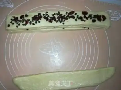 Make Cranberry chocolate beans tore bread step 13