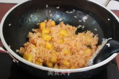 Make Pineapple rice step 6