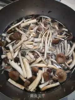 Make Steakbone tea and mushrooms step 1