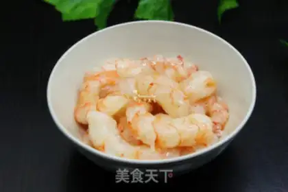 Make Shrimp tofu soup step 1