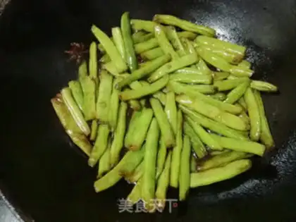 Make Iron-pot lentils noodles step 5