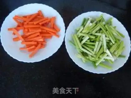 Make Carrot garlic sauce step 1
