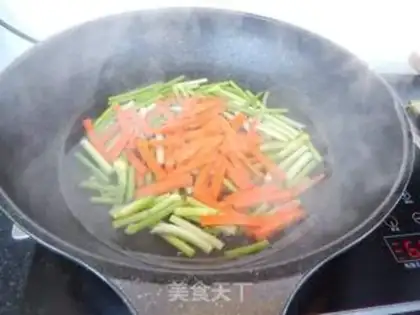 Make Carrot garlic sauce step 3