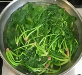 Make Sea rainbow spinach step 2
