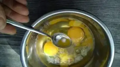 Make Scrambled eggs step 2