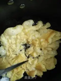 Make Scrambled eggs step 2