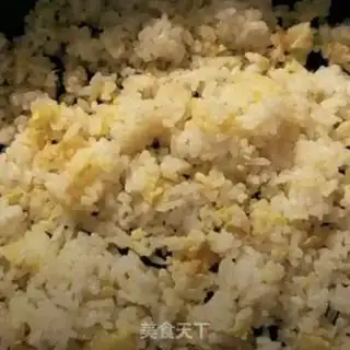 Make Ham eggs and rice step 1