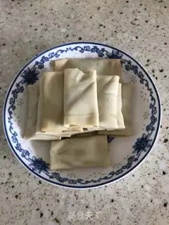 Make A bean-skin chicken bun step 3