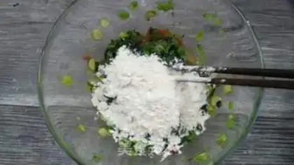 Make The silver spoon of a red date step 0