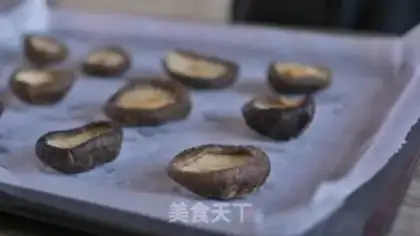 Make Minimoy mushroom pizza step 5