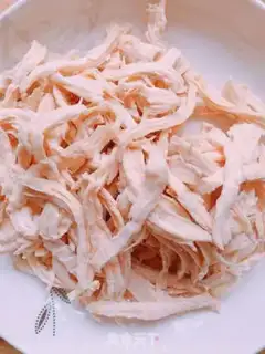 Make Spicy chicken silk step 1