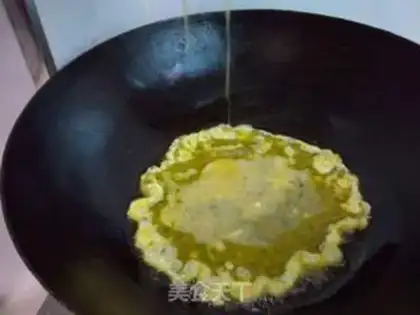 Make Fried eggs step 4