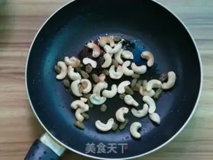 Make Orchid cashew salad step 3