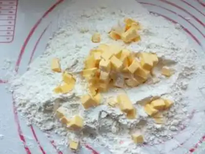 Make Light cream chocolate scone step 2