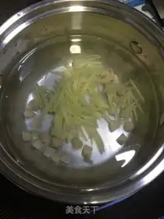 Make Smelt-bread soup step 0