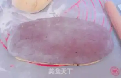 Make Double-coloured buns step 1