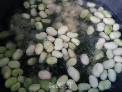 Make Onions and beans step 0