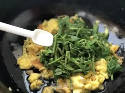 Make Fried eggs step 8