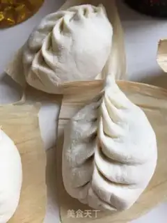 Make Garlic meat buns step 17