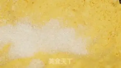Make Snowflake pumpkin pie step 2