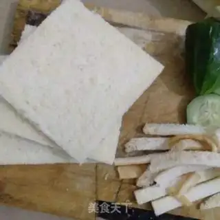 Make Classic bacon sandwich step 4