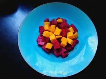Make Flamingo mango salad step 4