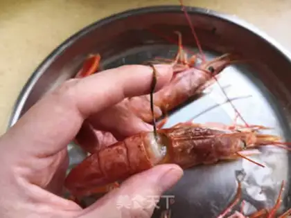 Make Shrimp fried in wild mountains step 1