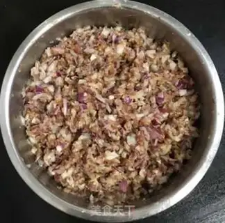 Make Onion pork bun step 5