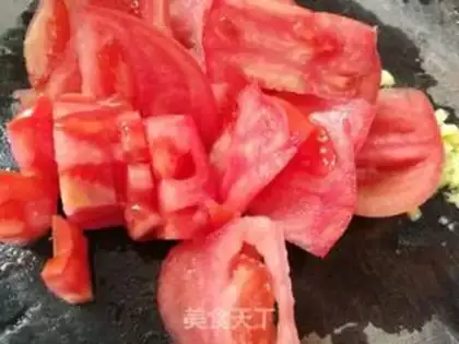 Make Tomato fried eggs step 1