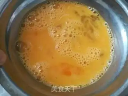 Make Tomato fried eggs step 2