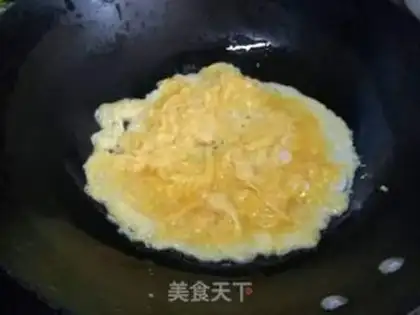 Make Tomato fried eggs step 3