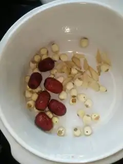 Make Silver omelet soup step 1