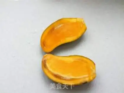 Make ♪ Monkey mango salad ♪ step 1