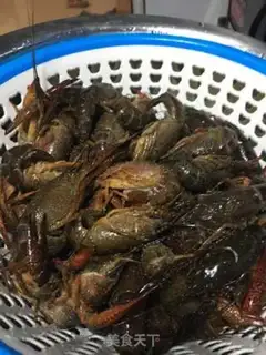 Make Spicy little lobster step 1