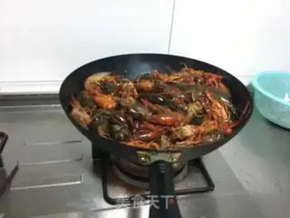 Make Spicy little lobster step 3