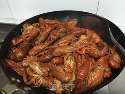 Make Spicy little lobster step 5
