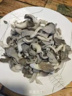 Make Scrambled mushrooms step 1