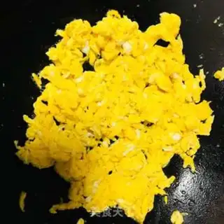 Make Quillow ham and egg fried rice step 2