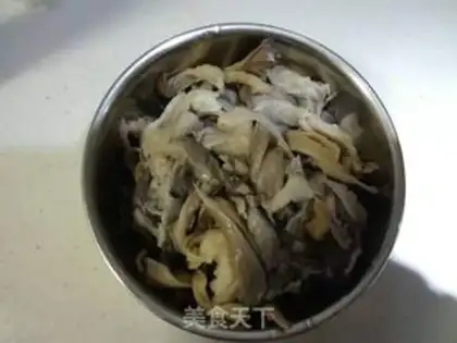 Make Scrambled mushrooms step 1