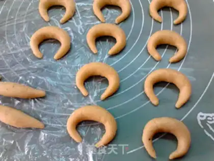 Make The German squirt horn cookies step 11