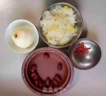 Make A silver spoon with dates step 0