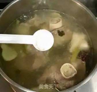 Make Spring pork bone soup step 6