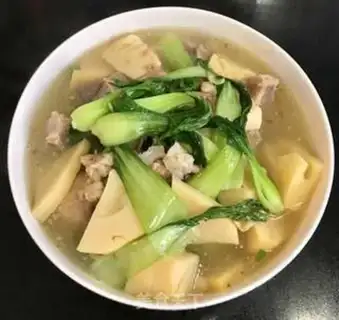 Make Spring pork bone soup step 9